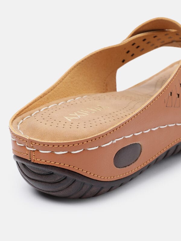 Axium Women's Tan Dr Extra Soft Flats Sandal (DOC231) - Image 5