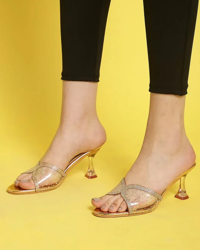Stepping into elegance ✨✨ These Axium Rose Gold hourglass heels with mesmerizing siroski embellishments are the perfect choice for any occasion! 💖
.
.
.
Shop now on: www.axiumshoes.com
.
.
.
.
#axiumshoes #AxiumHeels #RoseGoldGlam #SwarovskiElegance #StepIntoLuxur #siroskiwork #heels