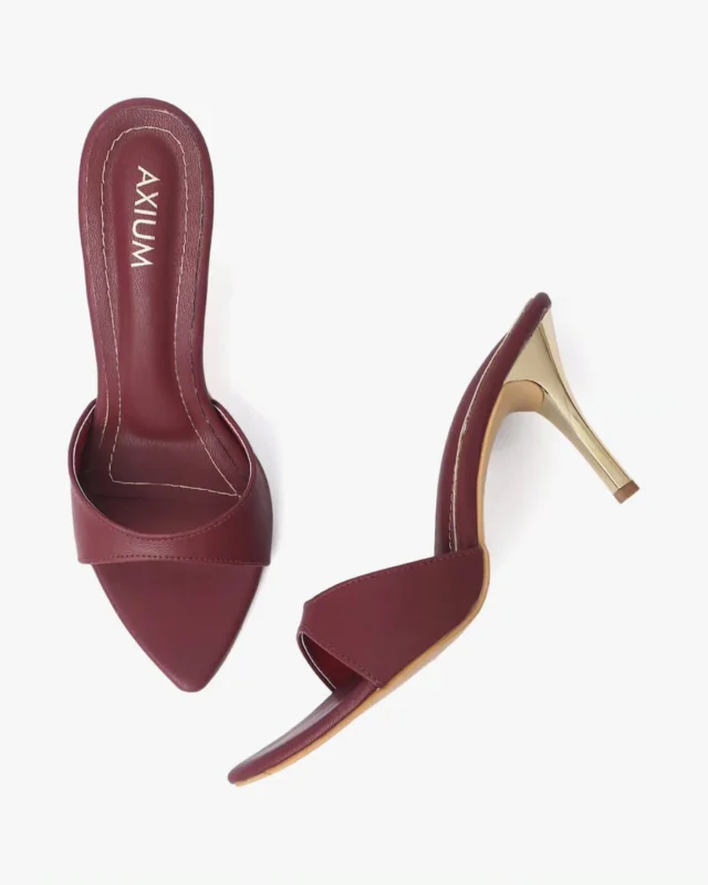 Unleash your bold side in maroon sophistication! 😍🔥
Step up your style game with these Axium maroon embellished pencil heels, designed to make a statement wherever you go. 💃✨
.
.
.
🌐 www.axiumshoes.com
.
.
.
#AxiumHeels #MaroonGlam #EmbellishedElegance #FashionForward #axiumshoes #heels